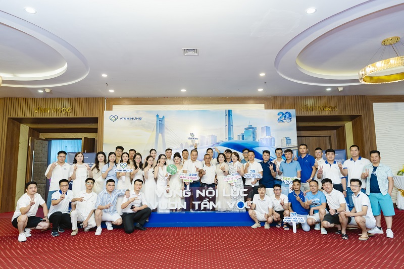 Vĩnh Hưng: Dấu Ấn 20 Năm